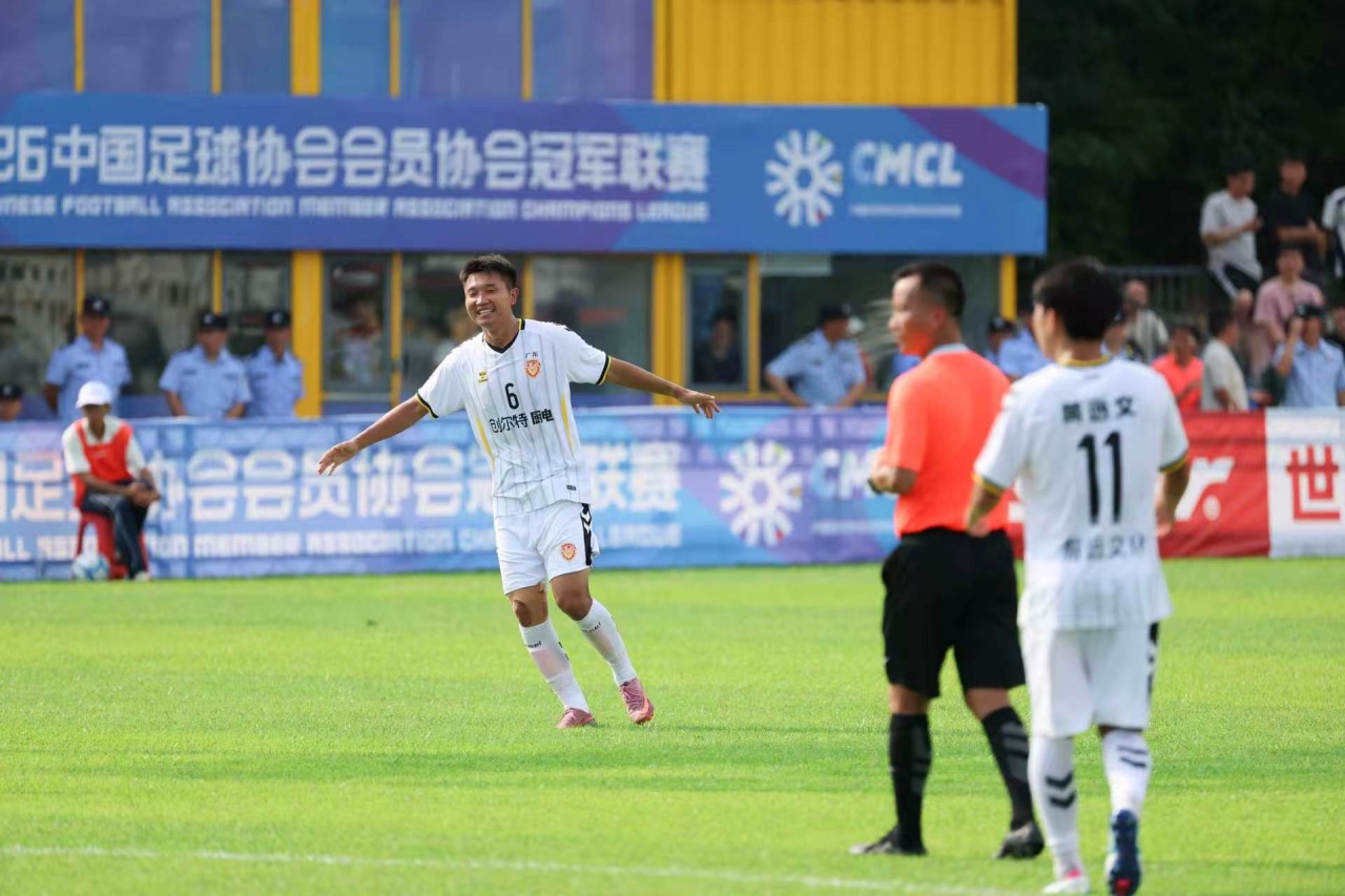 中冠G组:晨星创尔特3-1逆转黄埔志诚,青年军顶住高温老将冲击 中冠G组:晨星创尔特3-1逆转黄埔志诚,青年军顶住高温老将冲击