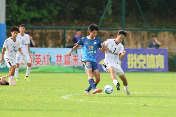 中冠G组:晨星创尔特3-1逆转黄埔志诚,青年军顶住高温老将冲击 中冠G组:晨星创尔特3-1逆转黄埔志诚,青年军顶住高温老将冲击