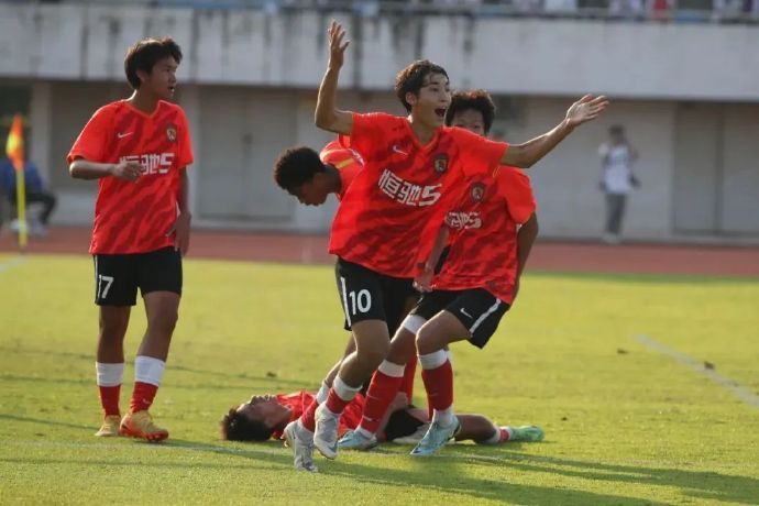 17岁布尼亚明跳级入选U22国足:目标欧洲留洋 17岁布尼亚明跳级入选U22国足:目标欧洲留洋