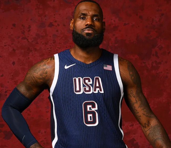 詹姆斯当选美国奥运代表团旗手 创NBA本土球员历史