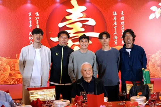 年维泗92岁寿辰：徐根宝携崇明五虎当天往返 为传承六字箴言