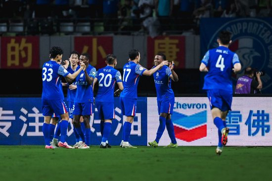 18岁双星处子球 申花客场3-1力克梅州紧追蓉城