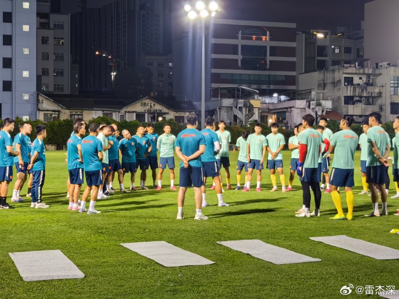 国足抵新首训场地简陋 伊万两年前在此遭2-2平局