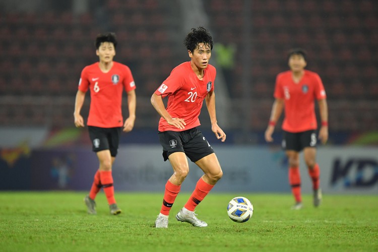 韩国国脚元斗载或加盟深圳新鹏城,28岁中场本赛季阿联酋15场