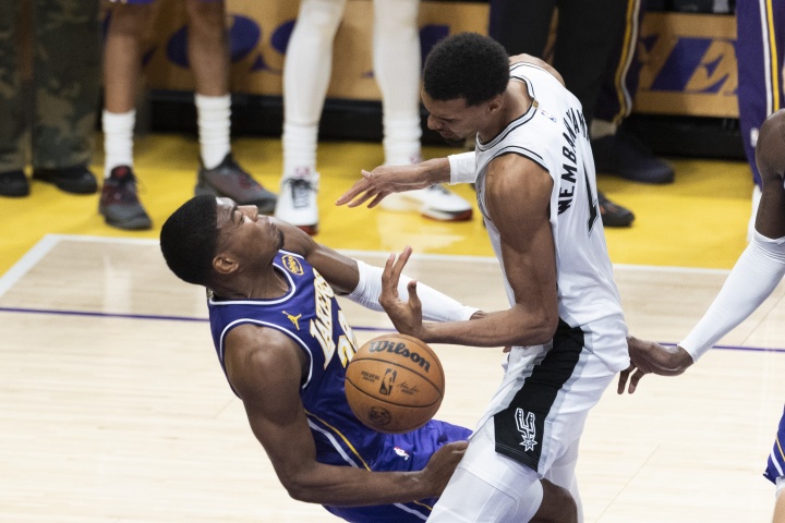 ESPN:马刺补强瞄准八村塁,多名内线愿搭档文班 ESPN:马刺补强瞄准八村塁,多名内线愿搭档文班