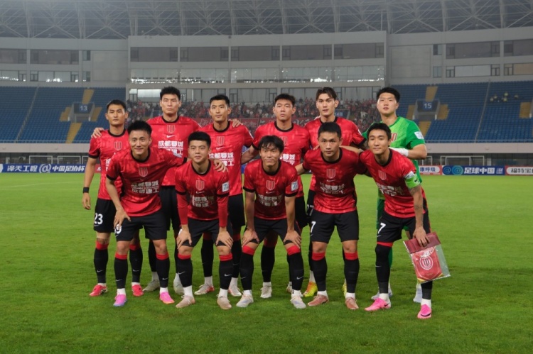 足协杯：成都蓉城全华班4-0横扫上海泽天 韦世豪直言目标走更远