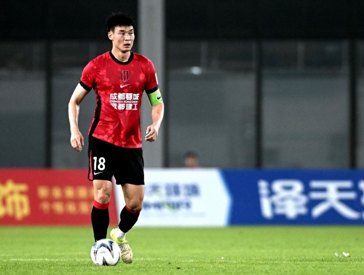 足协杯：成都蓉城全华班4-0横扫上海泽天 韦世豪直言目标走更远
