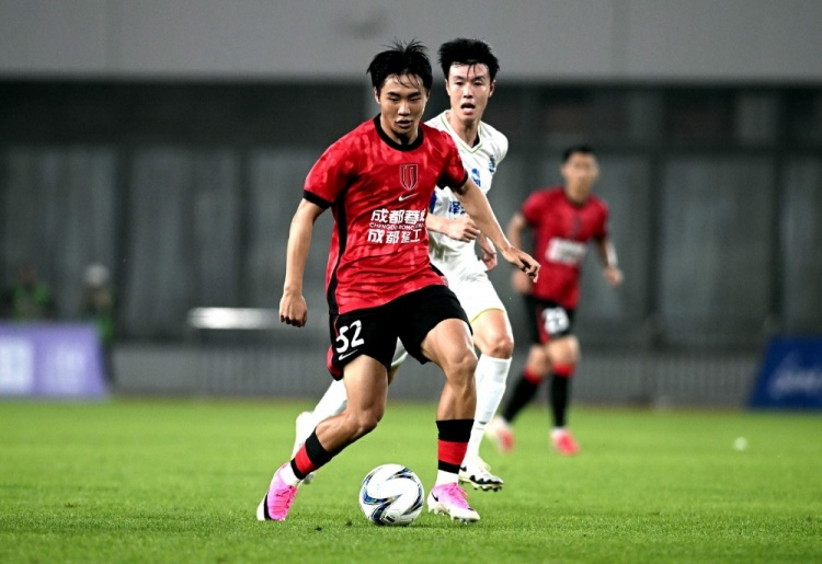 足协杯：成都蓉城全华班4-0横扫上海泽天 韦世豪直言目标走更远