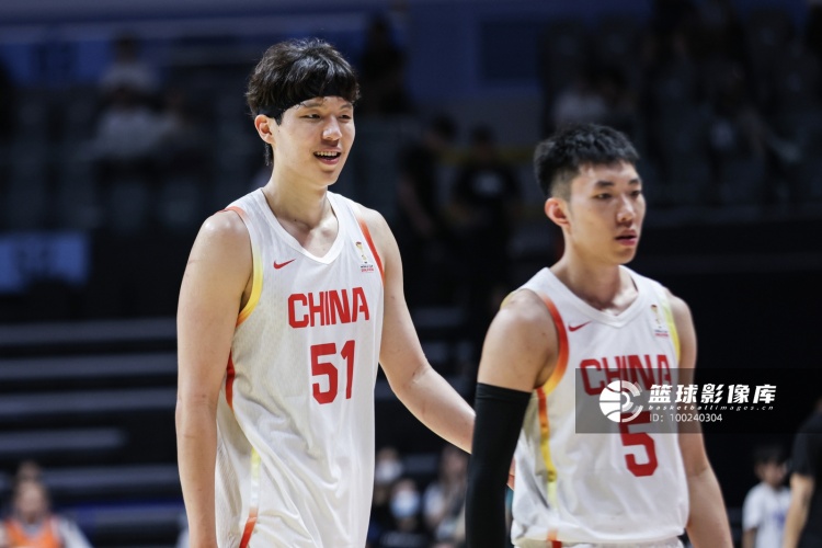 3胜3负惊险出线 中国男篮外线老问题未解 杨瀚森未达预期 3胜3负惊险出线 中国男篮外线老问题未解 杨瀚森未达预期
