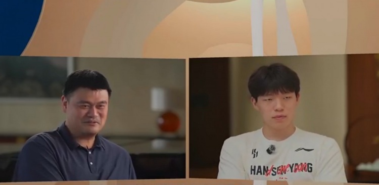 启蒙教练王颖:杨瀚森动态天赋不及姚明大郅阿联,从后卫练起补齐短板 启蒙教练王颖:杨瀚森动态天赋不及姚明大郅阿联,从后卫练起补齐短板