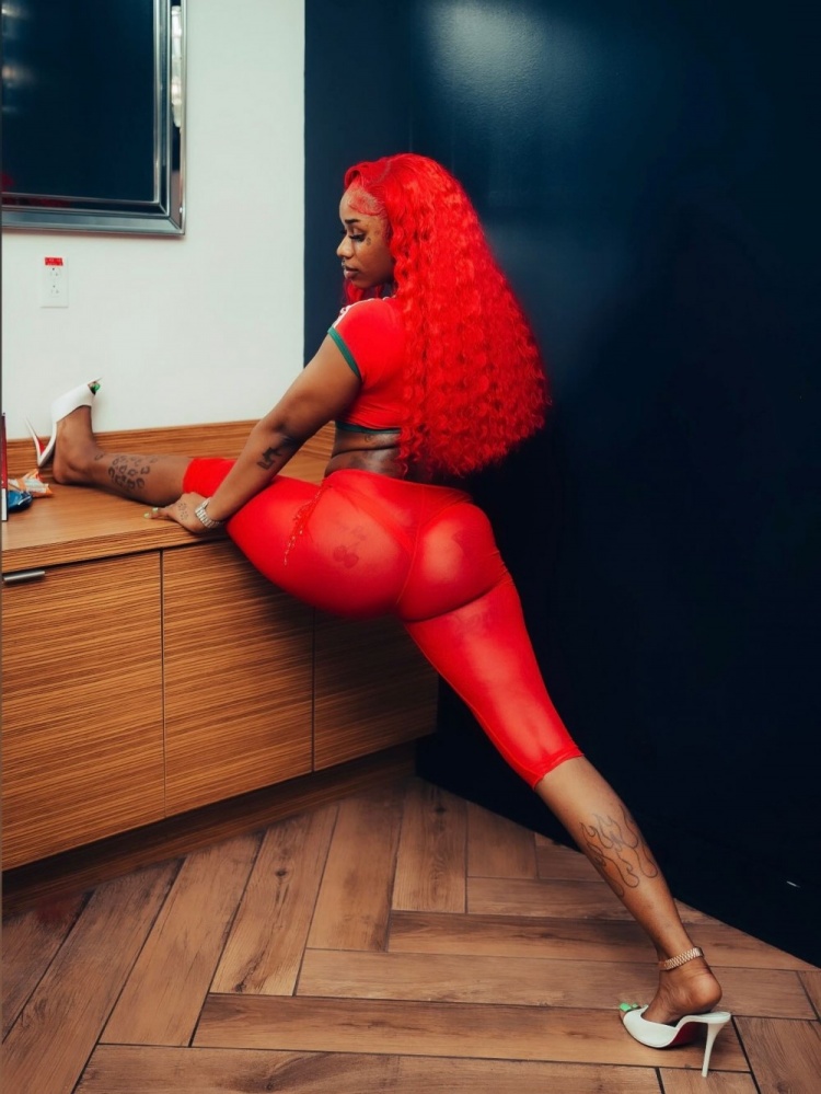 科怀·伦纳德与说唱歌手Sexyy Red合照流出