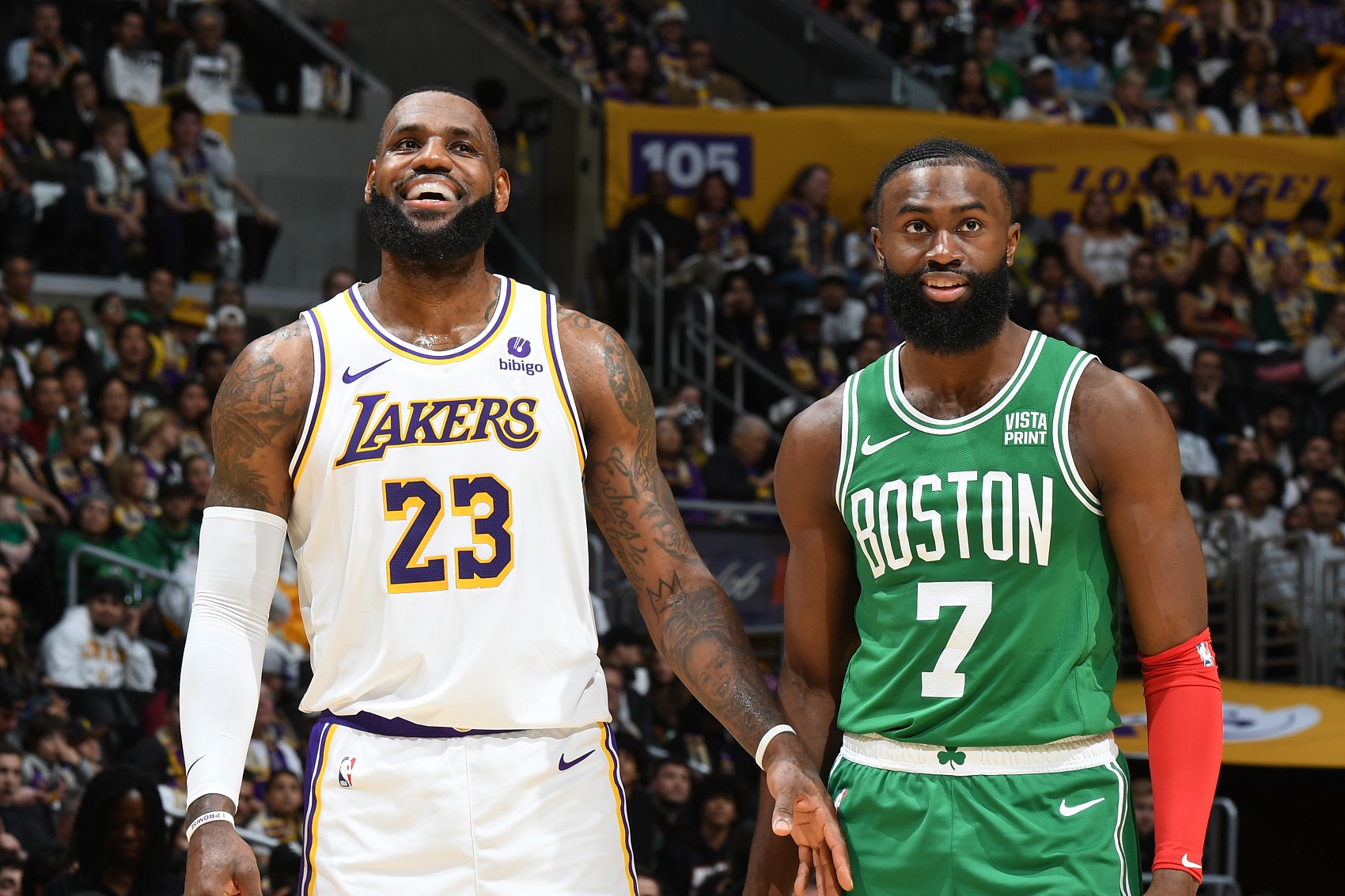 詹姆斯两年800万加盟76人，布朗5800万变组合6200万