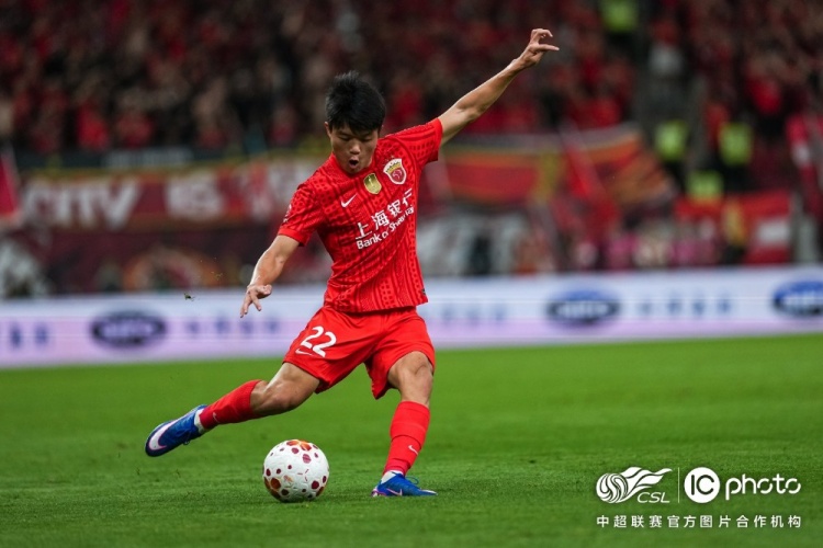 莱昂纳多李新翔建功 上海海港2-0终结德比悬念 莱昂纳多李新翔建功 上海海港2-0终结德比悬念