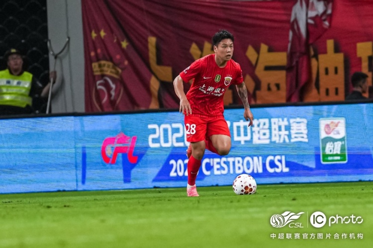 莱昂纳多李新翔建功 上海海港2-0终结德比悬念 莱昂纳多李新翔建功 上海海港2-0终结德比悬念