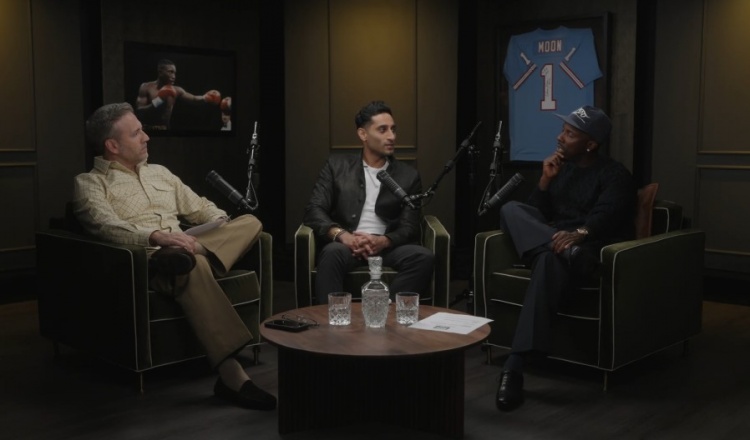 Shams：休假也要盯手机 詹姆斯签约后记者仍在线
