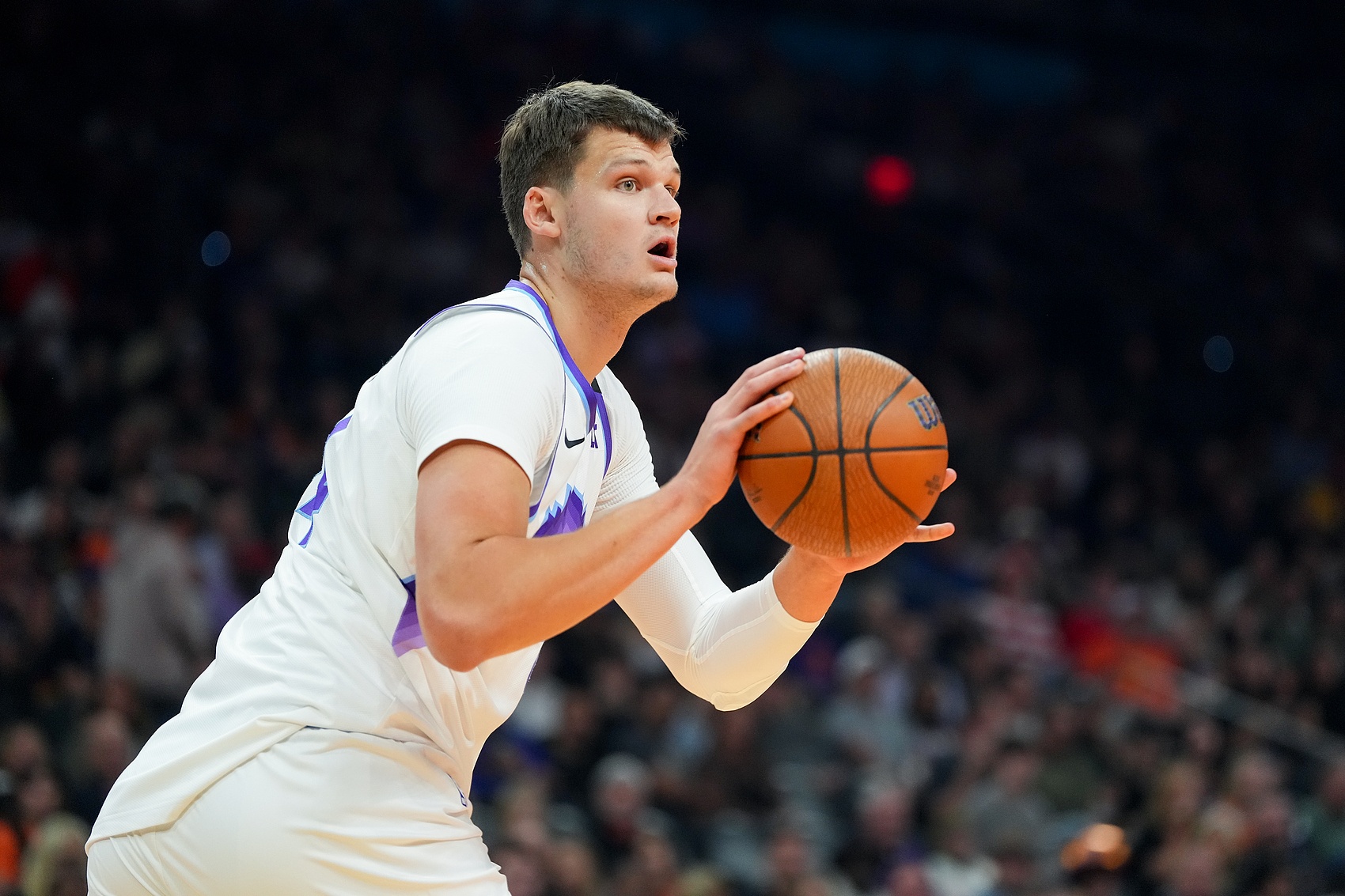 美记评凯斯勒交易：湖人七年选秀权归零 锋线成联盟最弱