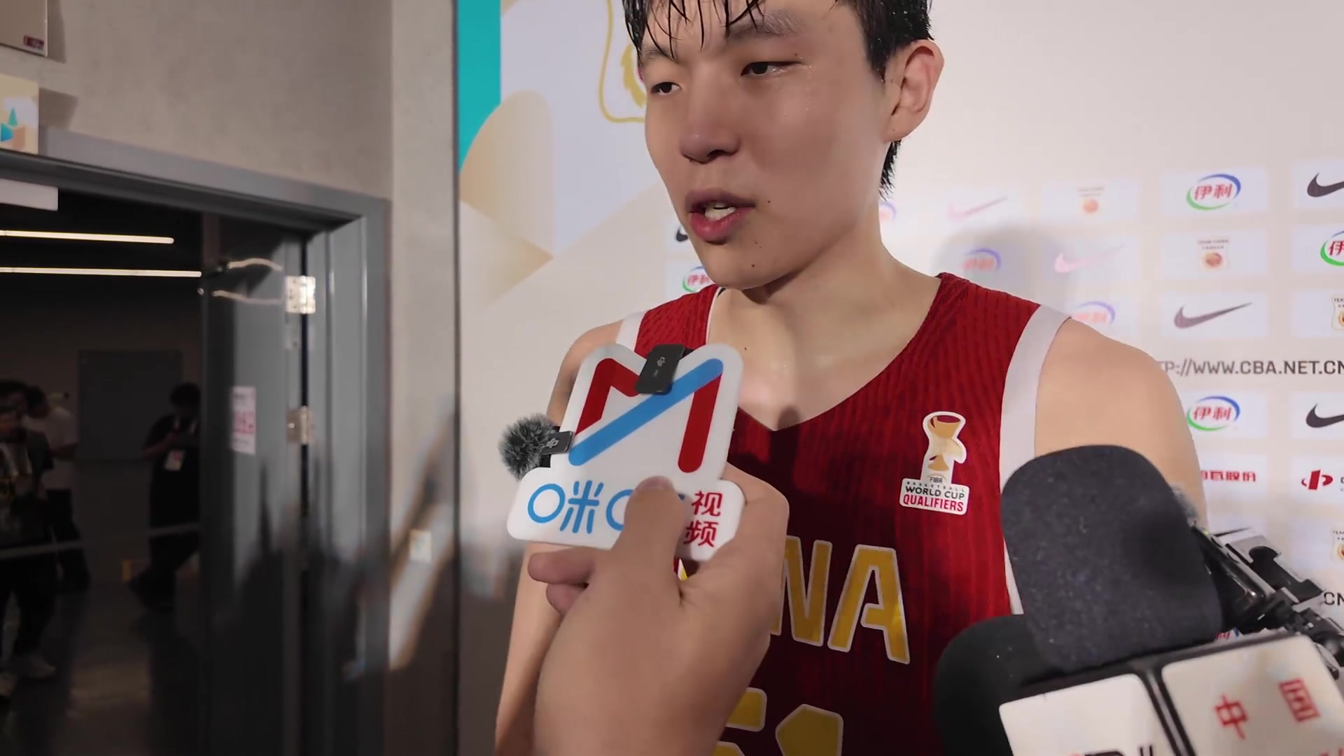 杨瀚森:很激动 喜欢这种氛围 回来就是把夏联练的东西运用到场上