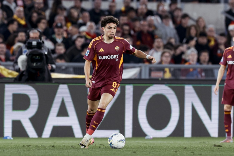 记者：艾纳维转会莱比锡可能告吹，未来几个小时将至关重要