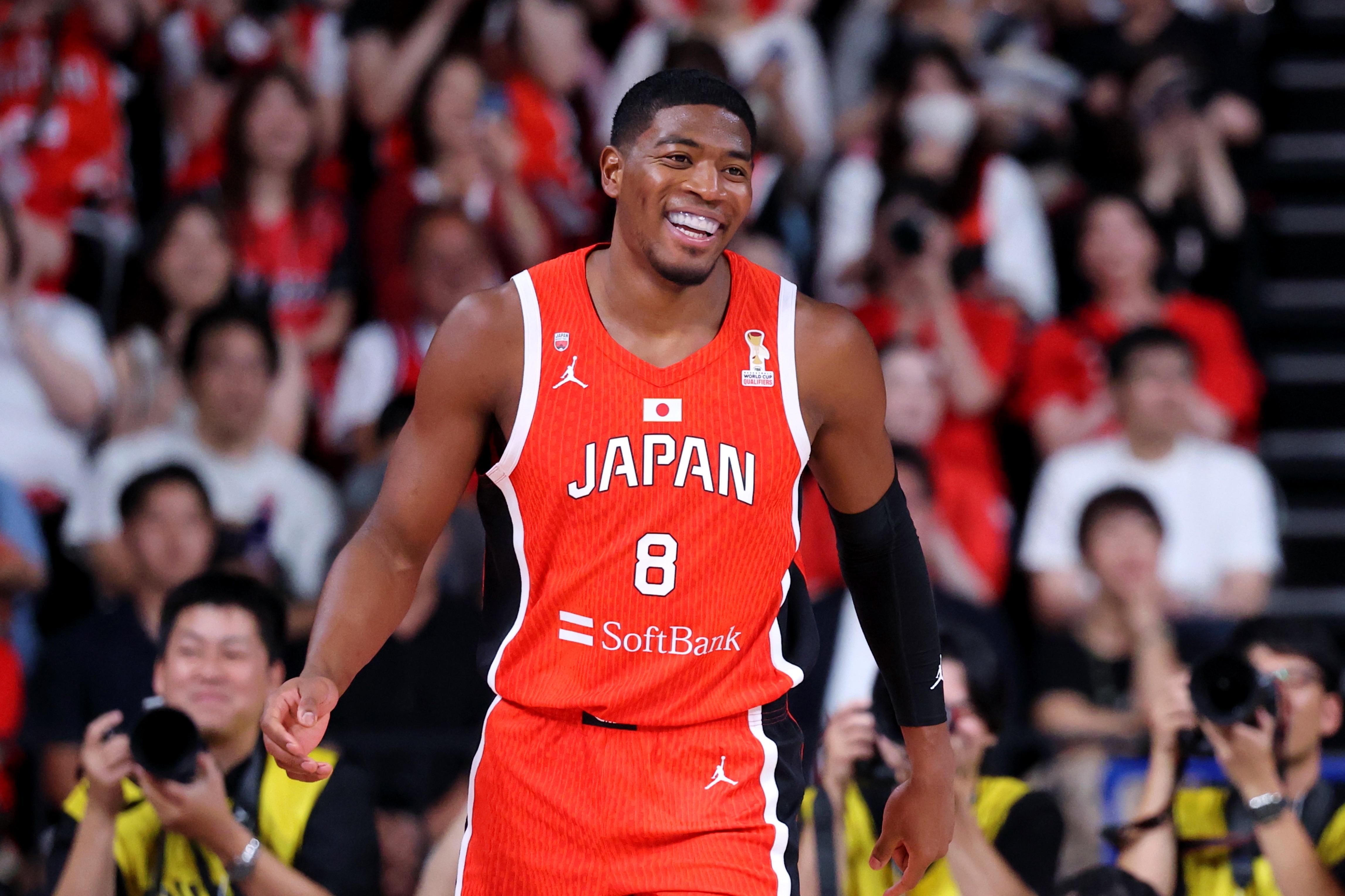 真降维打击了!八村塁2场世预赛场均29.5分 投篮72.3%三分75%