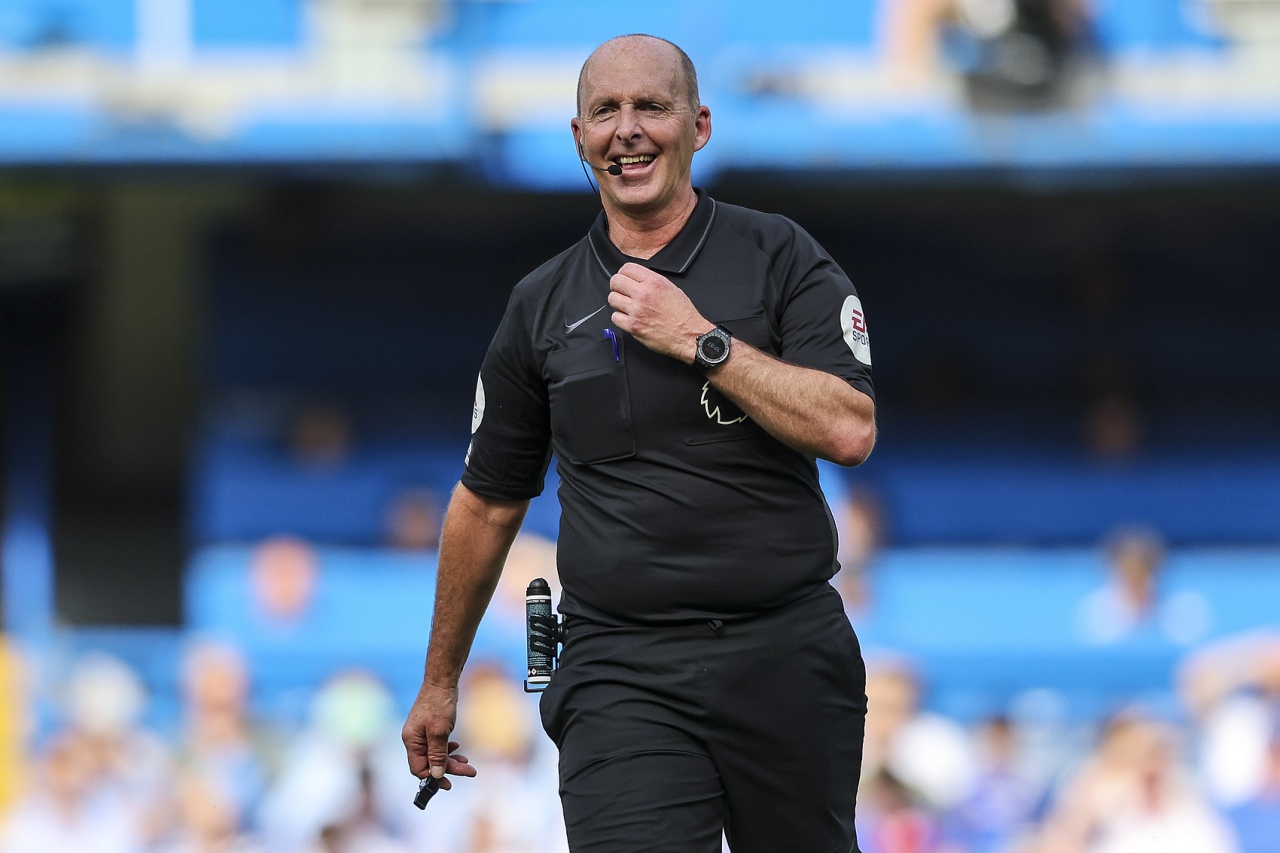 前裁判:执法英超时会恶作剧,曾25分钟不吹哨+站在中圈15分钟 前裁判:执法英超时会恶作剧,曾25分钟不吹哨+站在中圈15分钟