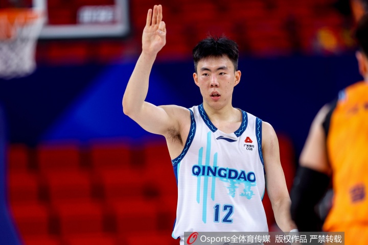 媒体人:段昂君赴美特训后首秀 青岛12名国内主力齐亮相 媒体人:段昂君赴美特训后首秀 青岛12名国内主力齐亮相